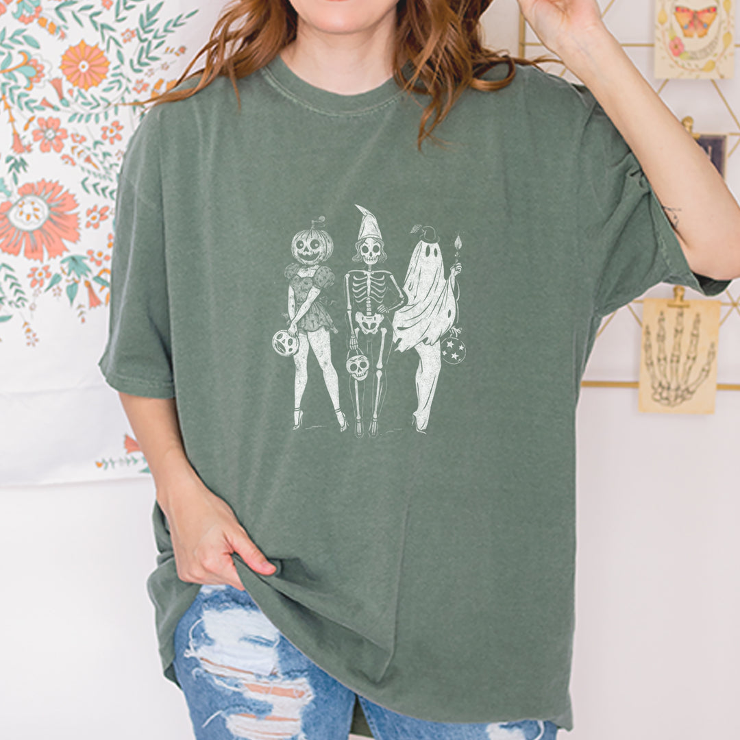 Vintage Spooky Squad Pinup Halloween Design Vintage Soft Unisex T-shirt 