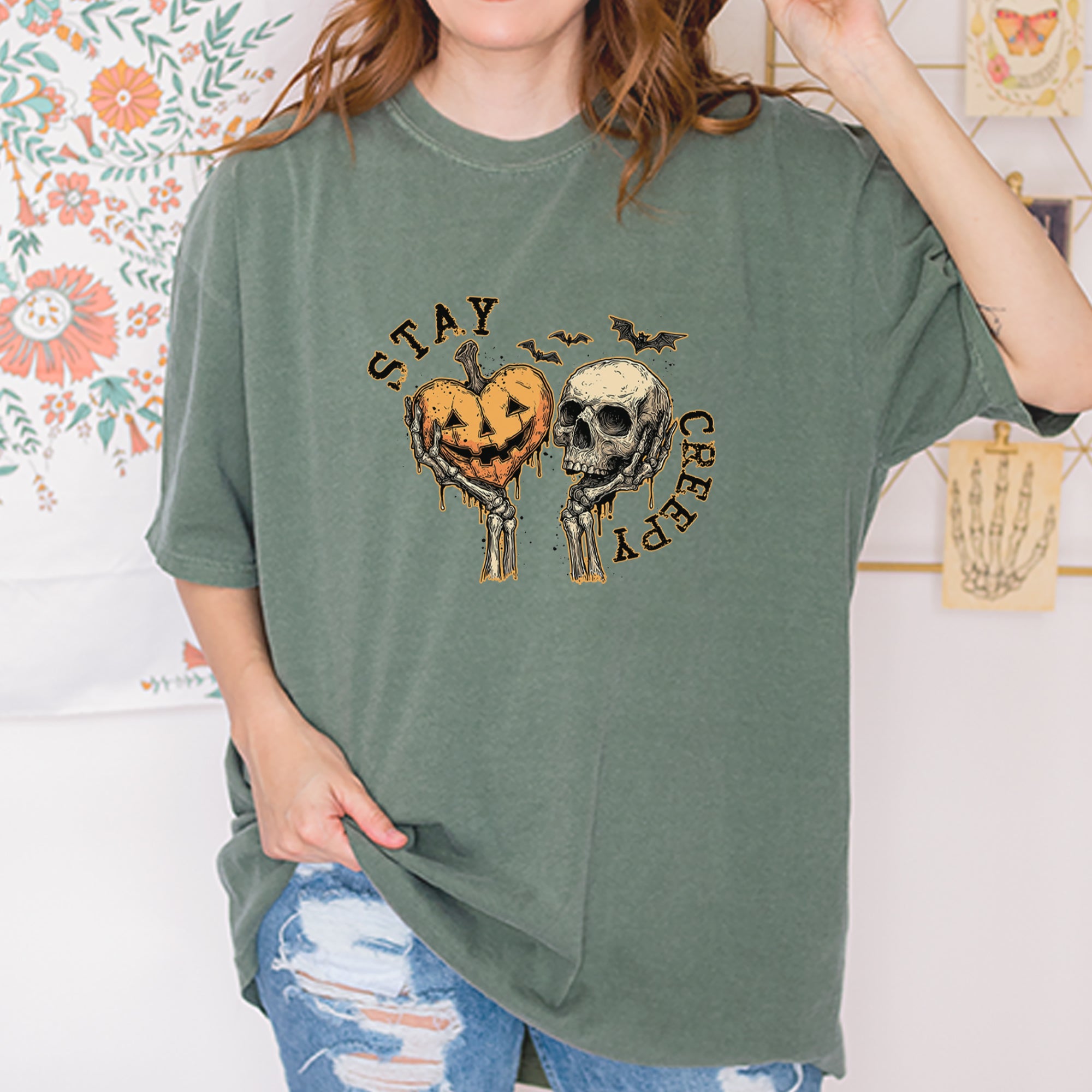 Stay Creepy Skull and Pumpkin Halloween Vintage Soft Unisex T-shirt 