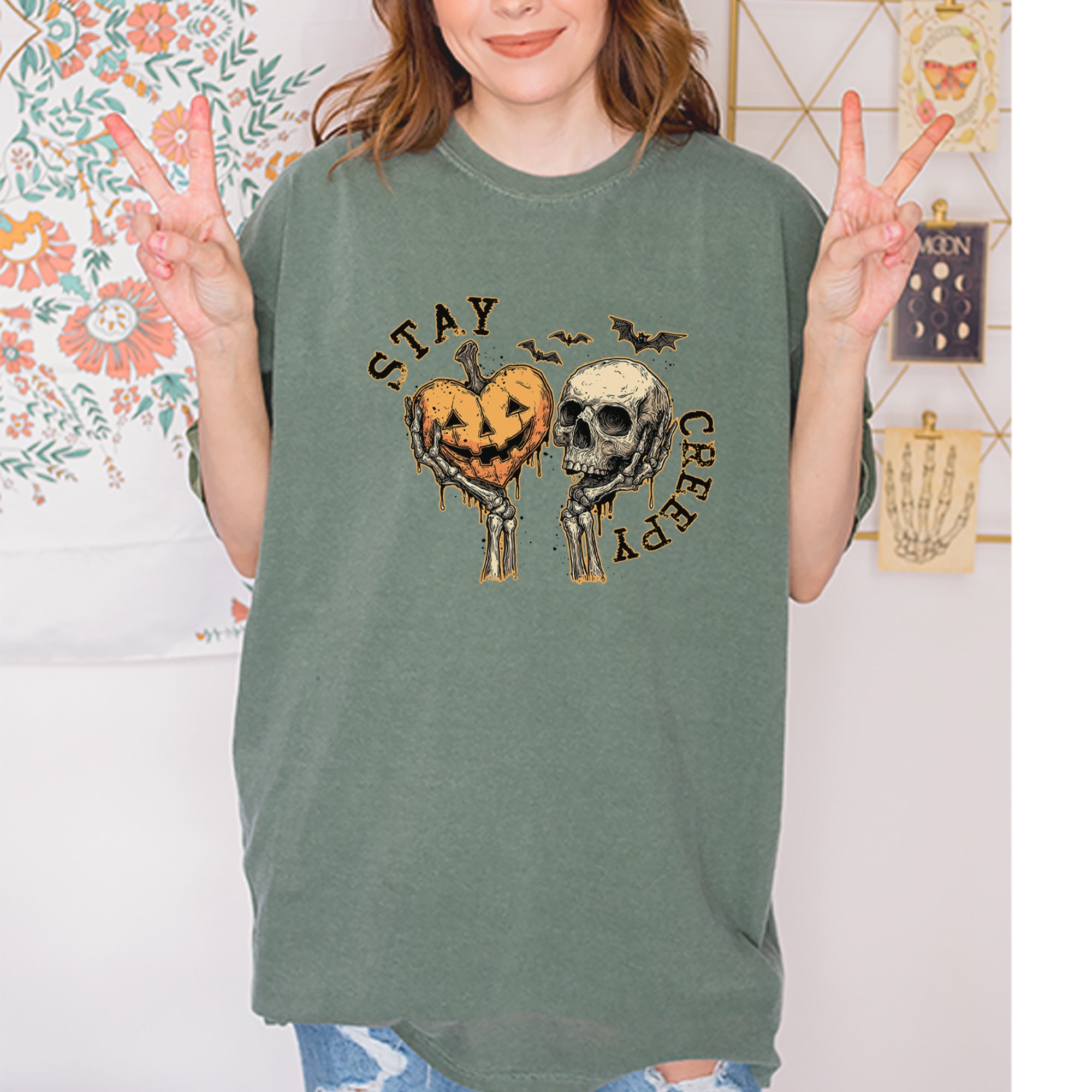 Stay Creepy Skull and Pumpkin Halloween Vintage Soft Unisex T-shirt 