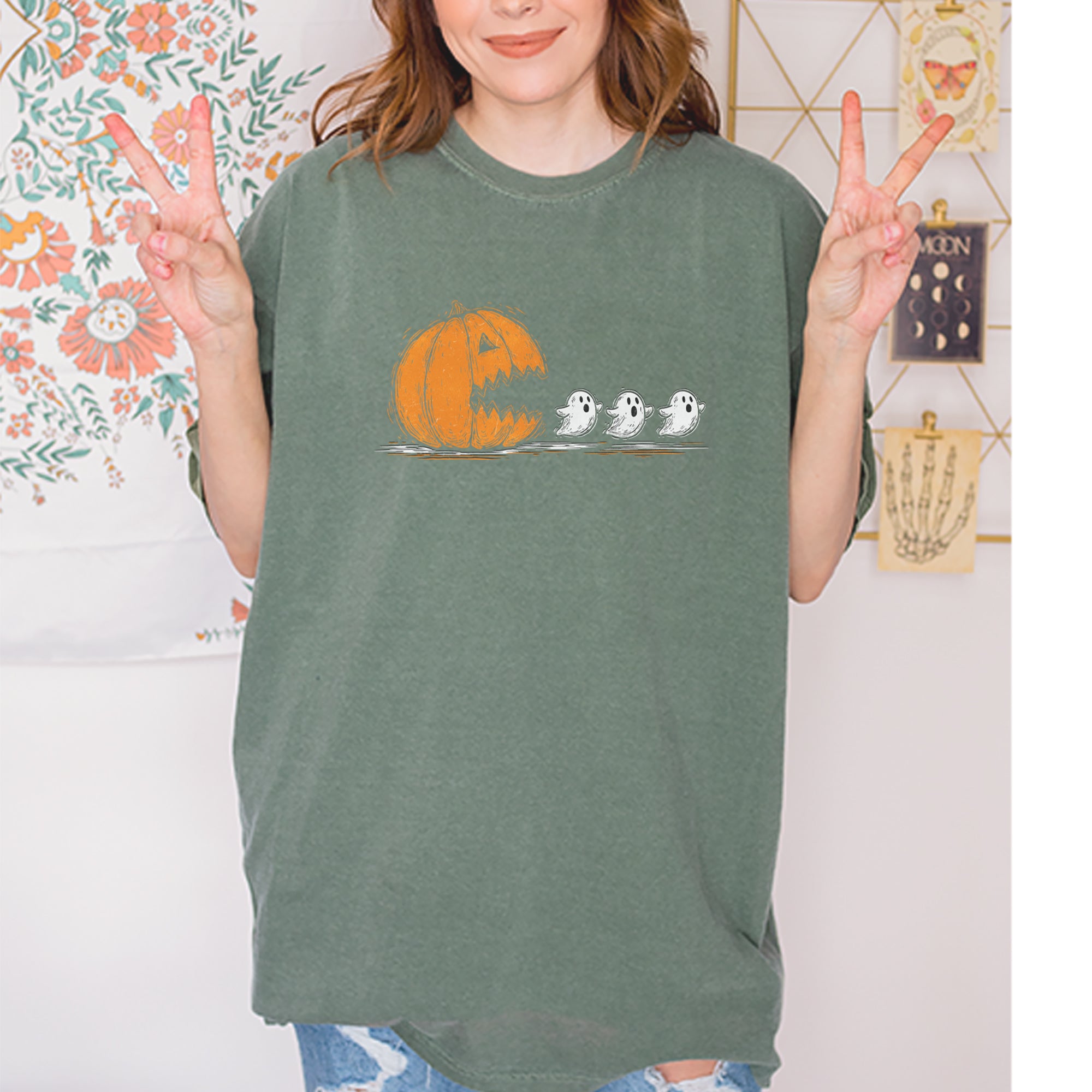 Pumpkin Pacman Chasing Ghosts Halloween Vintage Soft Unisex T-shirt 