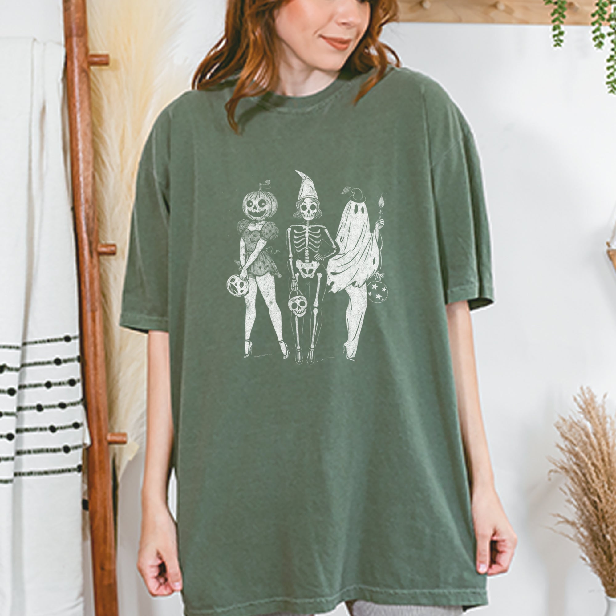 Vintage Spooky Squad Pinup Halloween Design Vintage Soft Unisex T-shirt 