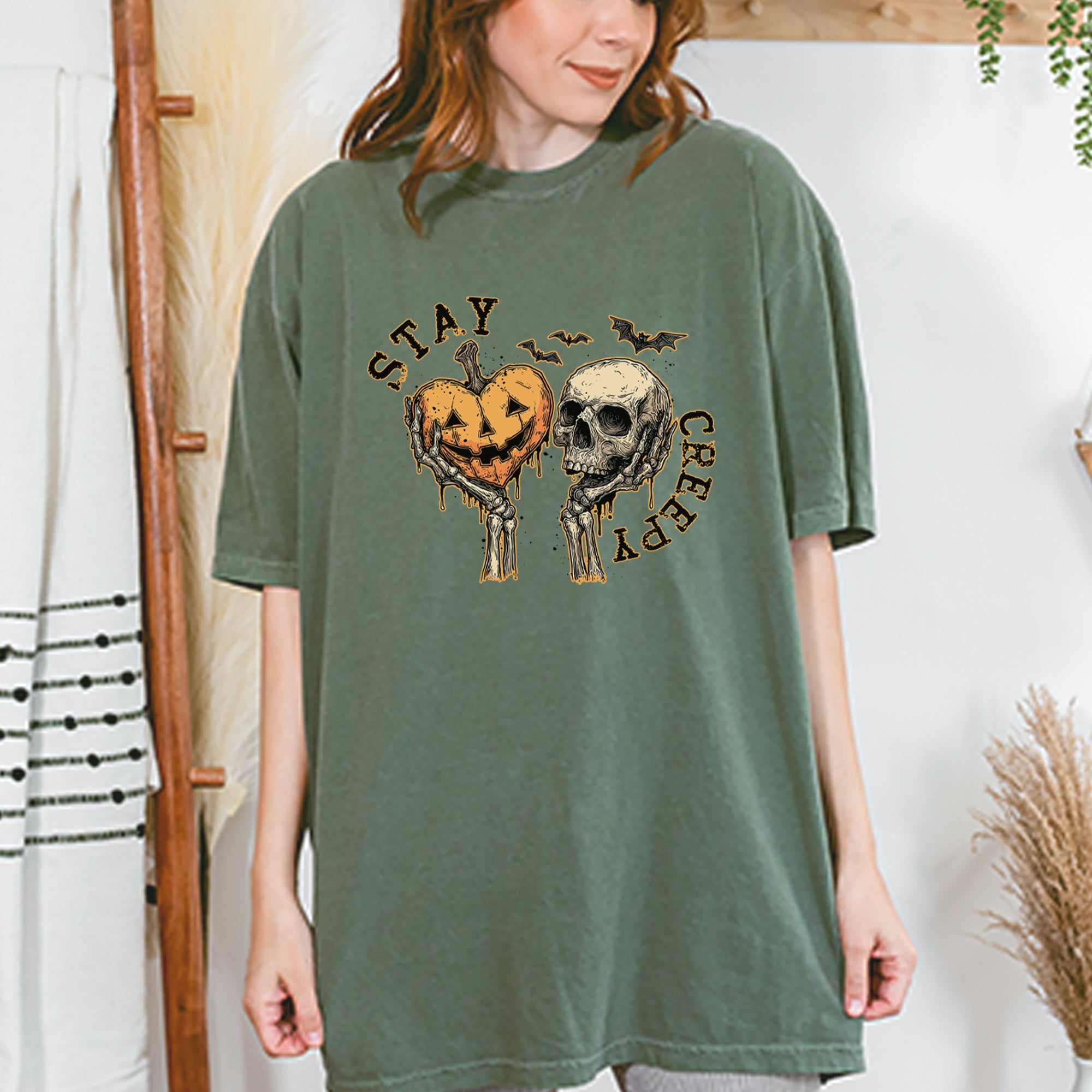 Stay Creepy Skull and Pumpkin Halloween Vintage Soft Unisex T-shirt 