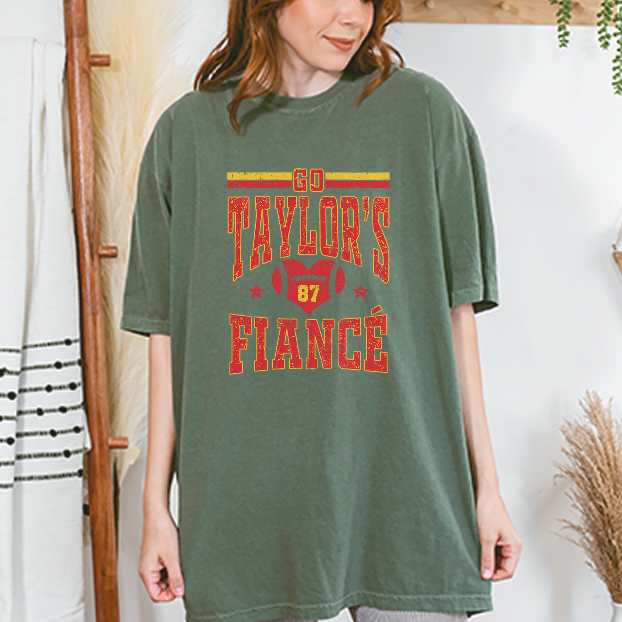 Go Taylor's Fiancé Engagement Game Day Vintage Soft Unisex T-shirt 