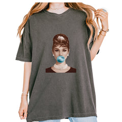 Audrey Hepburn Chewing Bubble Gum American Icon Vintage Soft Unisex T-shirt Pepper