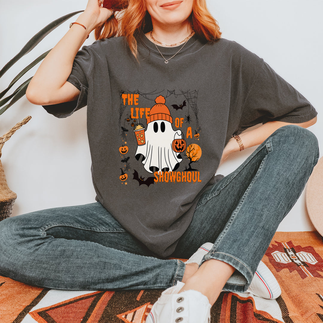 Life of a Showghoul Halloween Showgirl Vibes Vintage Soft Unisex T-shirt 
