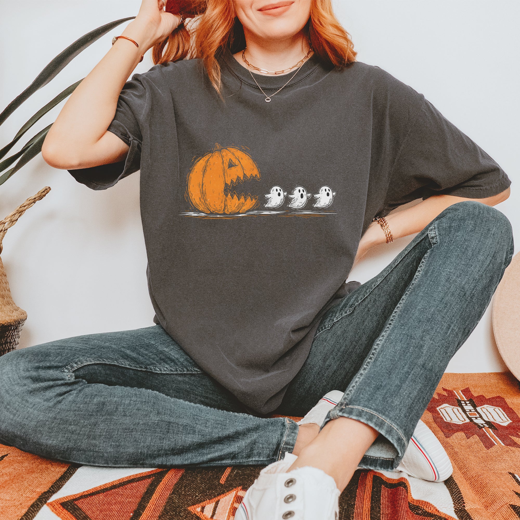 Pumpkin Pacman Chasing Ghosts Halloween Vintage Soft Unisex T-shirt 