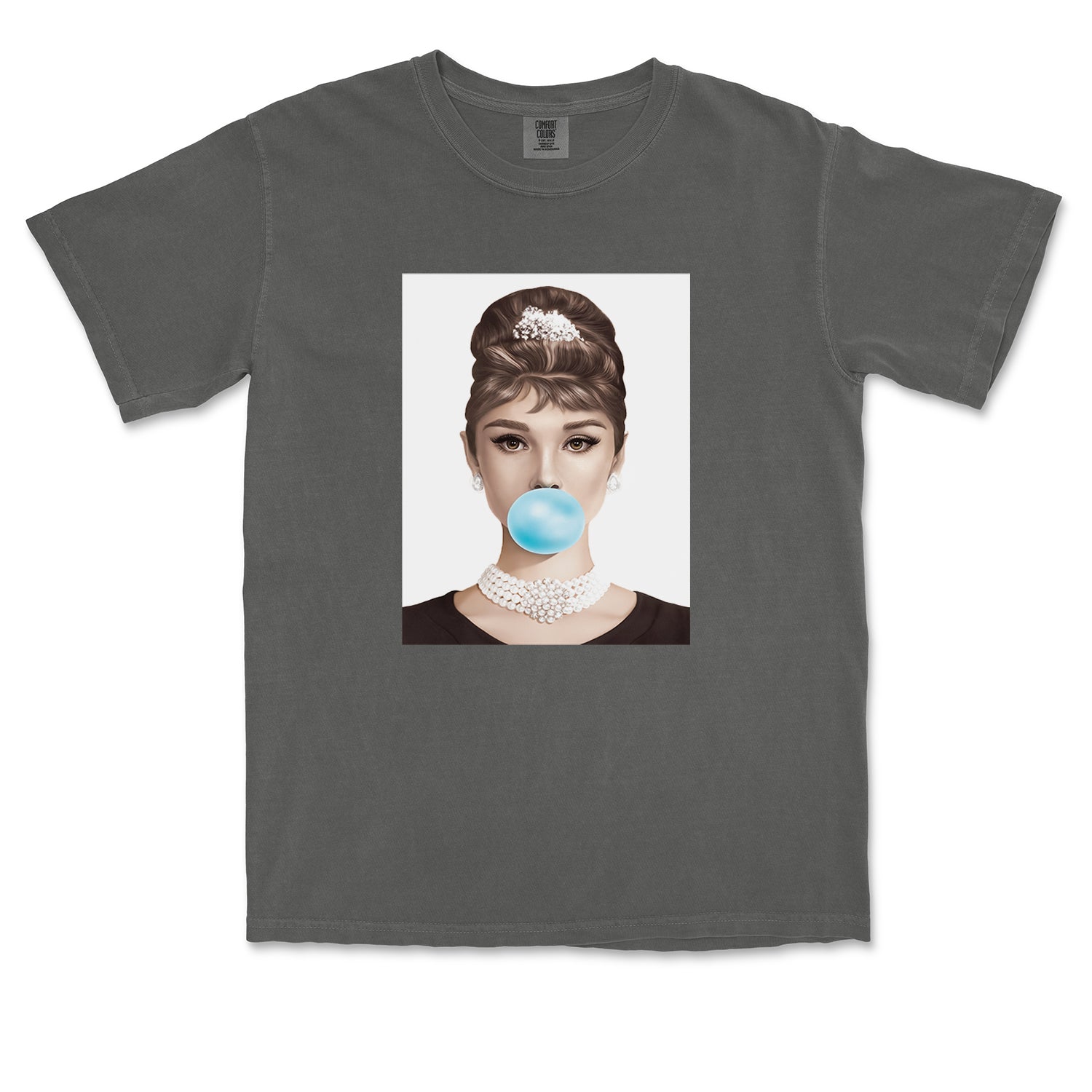 Audrey Hepburn Chewing Bubble Gum American Icon Vintage Soft Unisex T-shirt Pepper