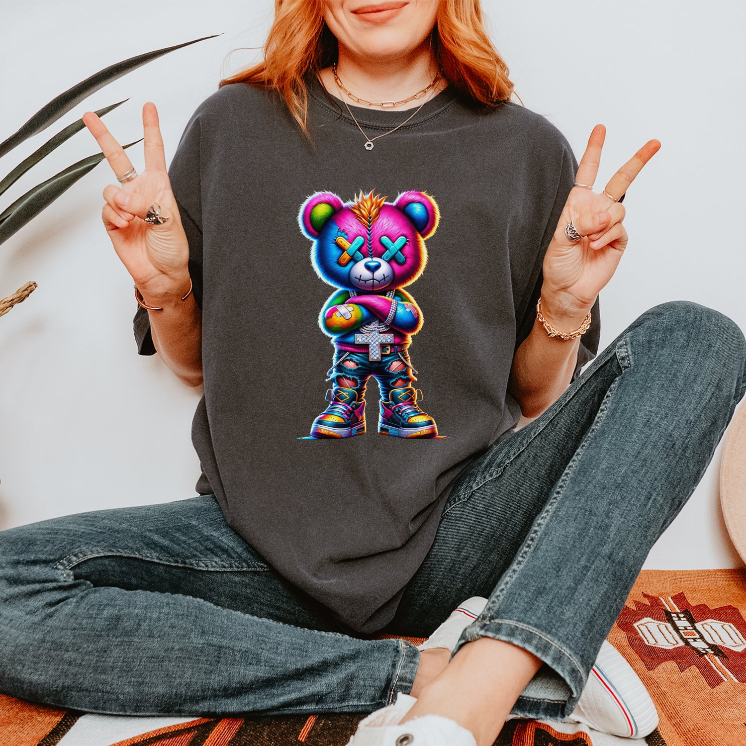 Stitched Neon Urban Graffiti Bear Vintage Soft Unisex T-shirt 