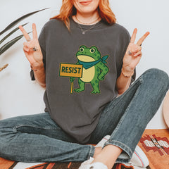 Sign Resist Meme Frog Protest Vintage Soft Unisex T-shirt 