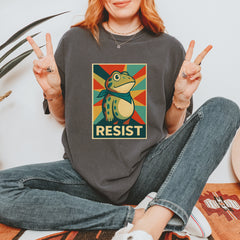 Resist Portland Protest Frog Vintage Soft Unisex T-shirt 
