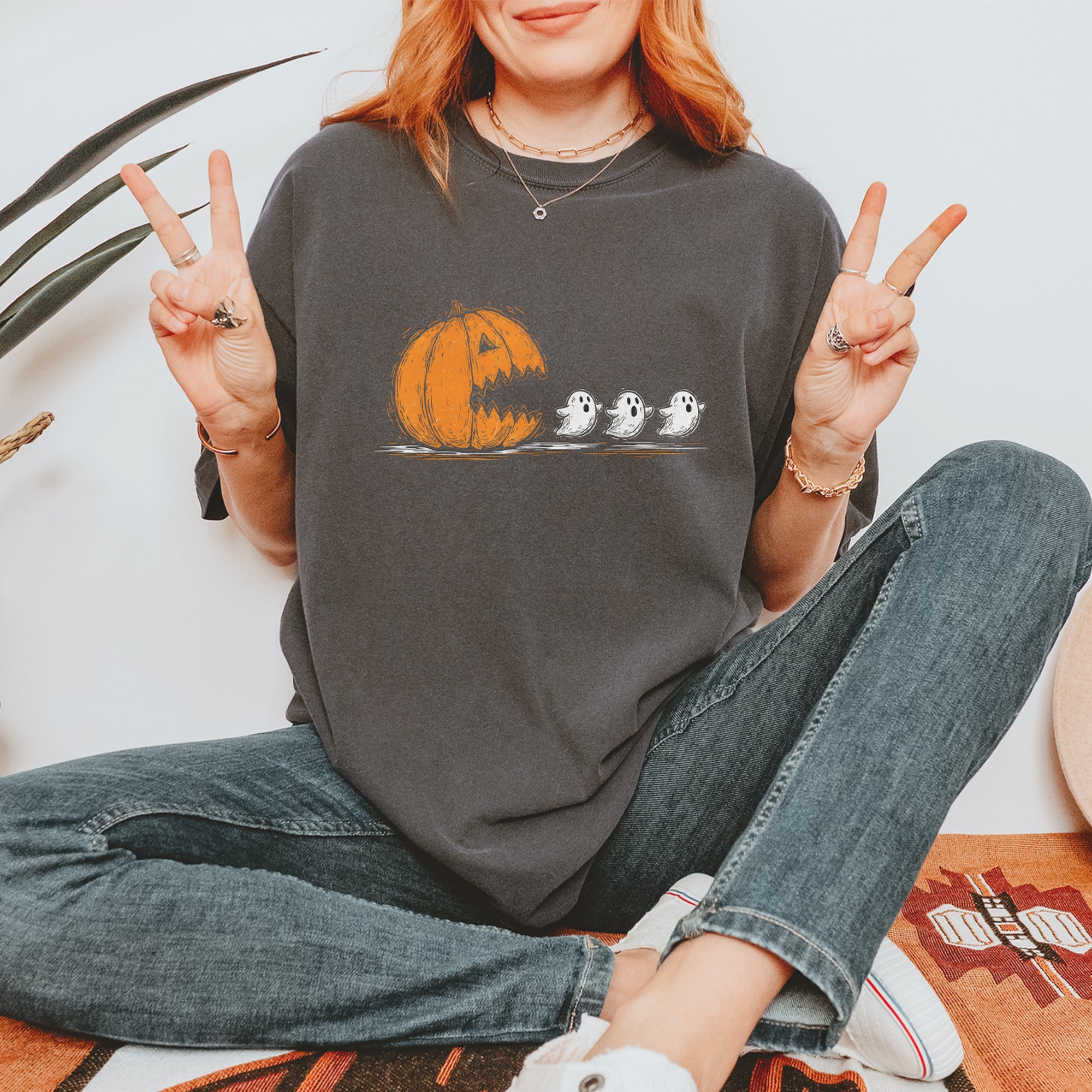Pumpkin Pacman Chasing Ghosts Halloween Vintage Soft Unisex T-shirt 