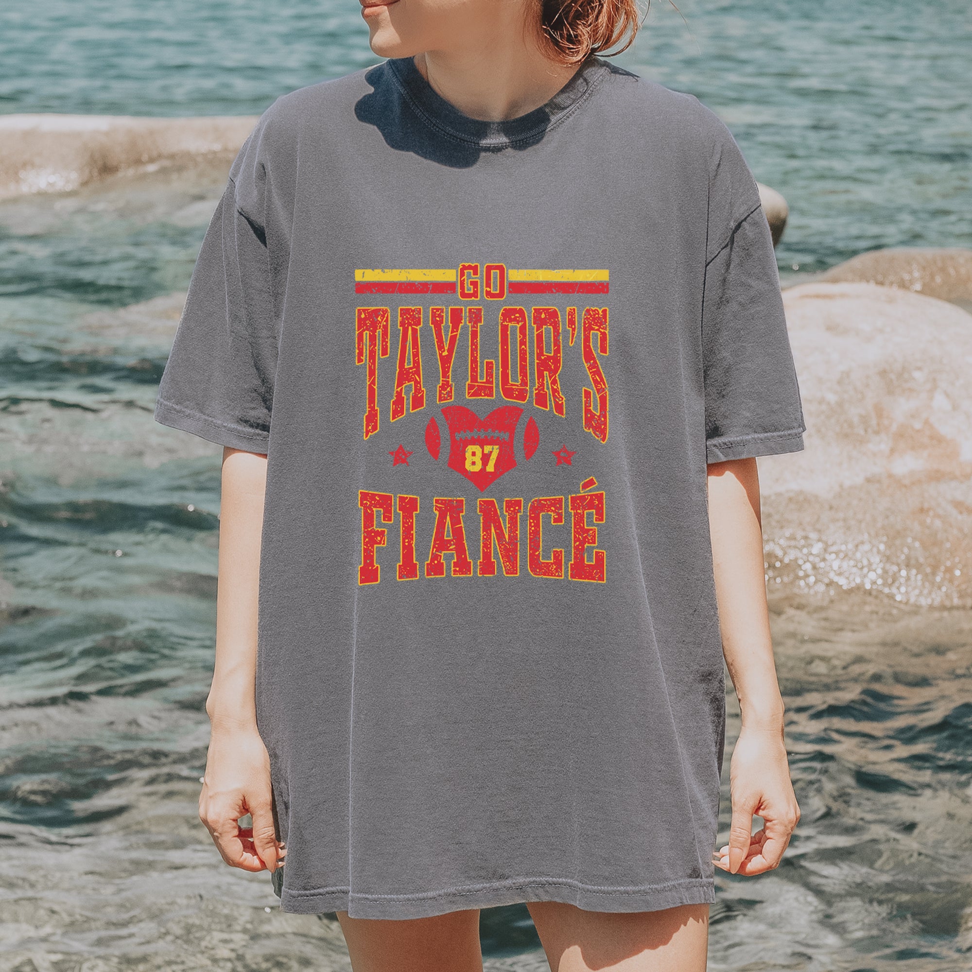 Go Taylor's Fiancé Engagement Game Day Vintage Soft Unisex T-shirt 