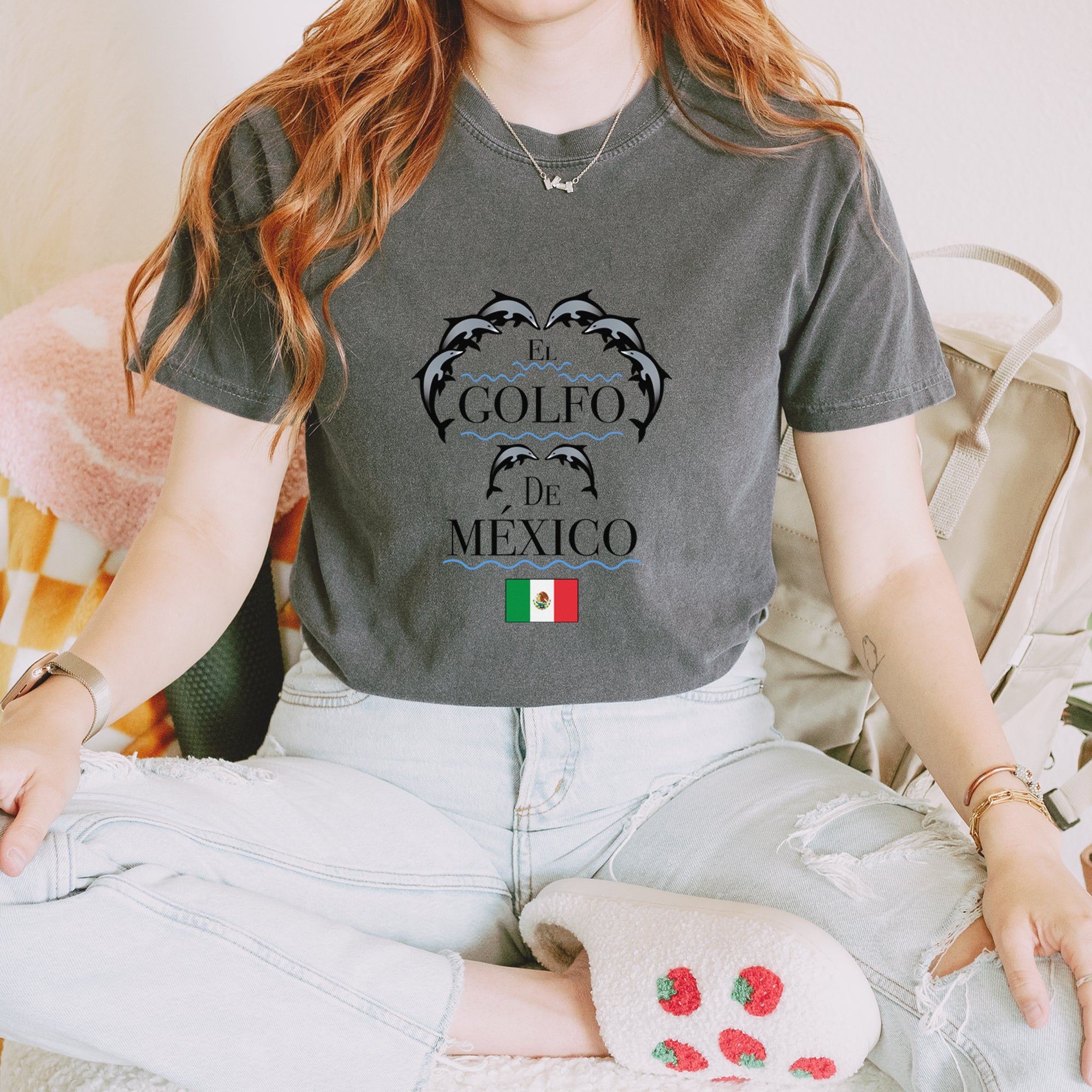 El Golfo De Mexico Dancing Dolphins Vintage Soft Unisex T-shirt 