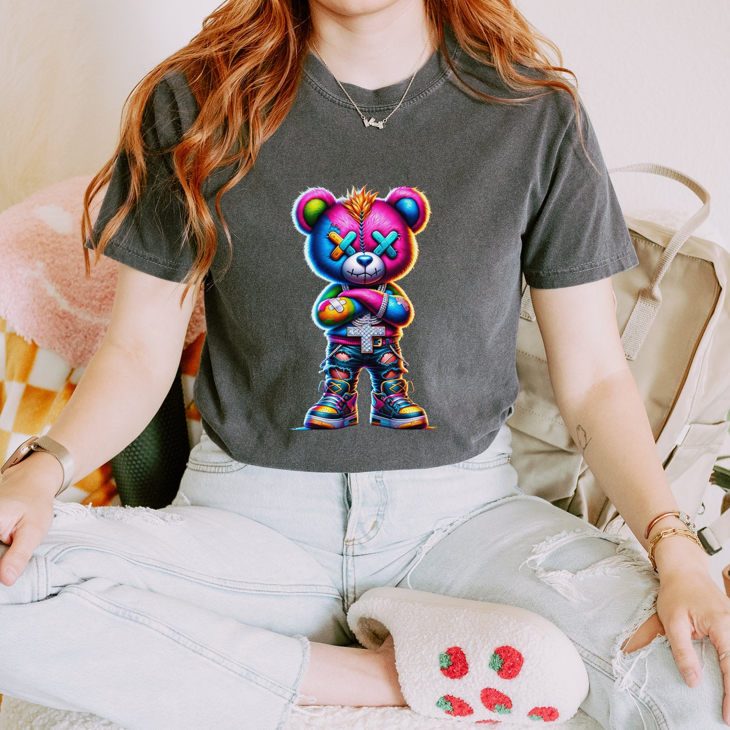 Stitched Neon Urban Graffiti Bear Vintage Soft Unisex T-shirt 