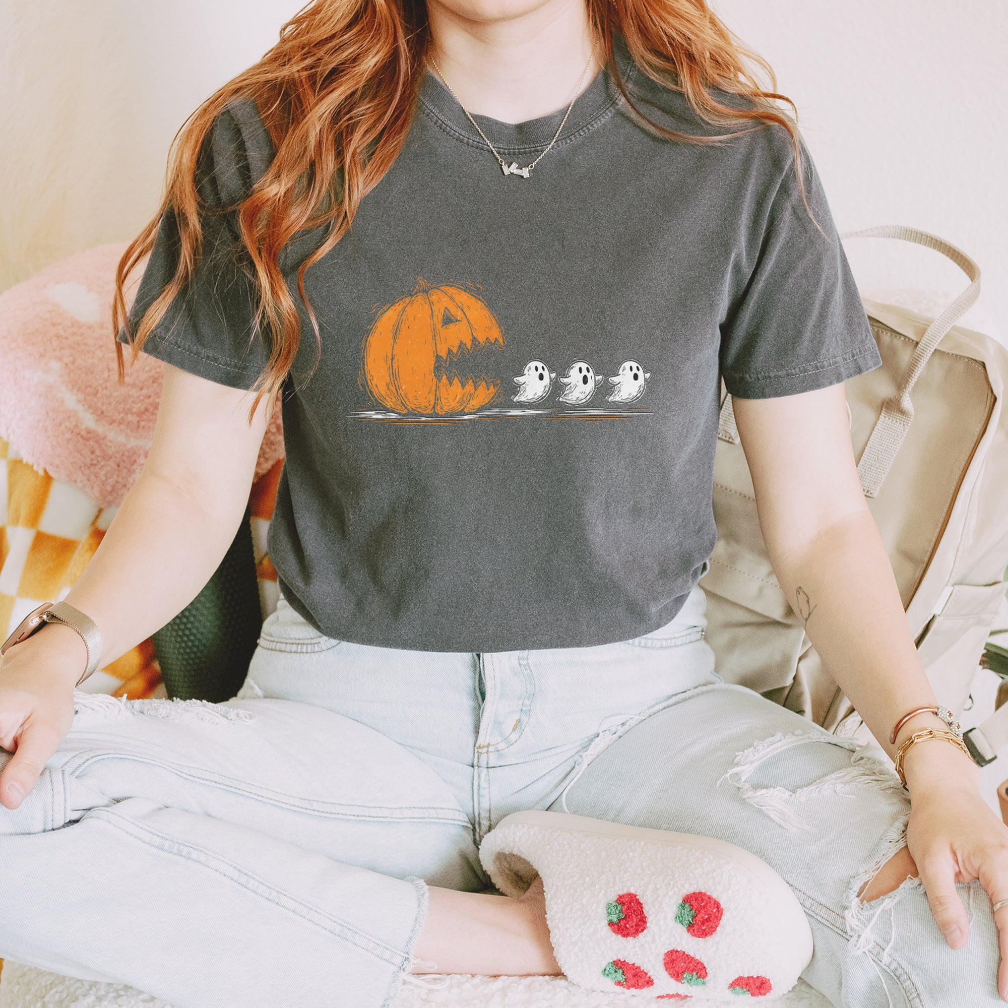 Pumpkin Pacman Chasing Ghosts Halloween Vintage Soft Unisex T-shirt 