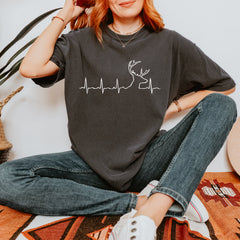 Hunting Heartbeat Deer Hunter Buck Stag Antlers  Youth T-shirt 