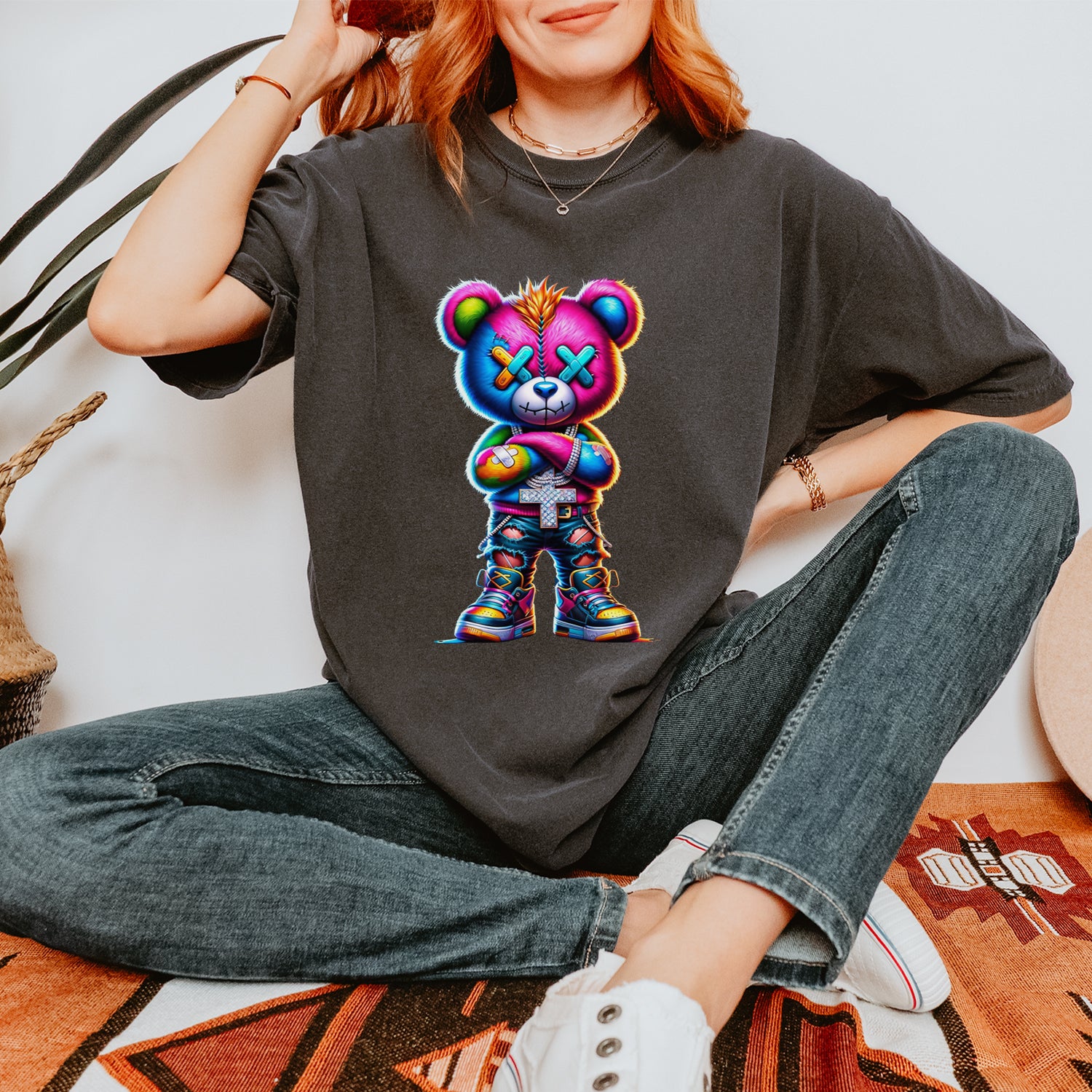 Stitched Neon Urban Graffiti Bear Vintage Soft Unisex T-shirt 