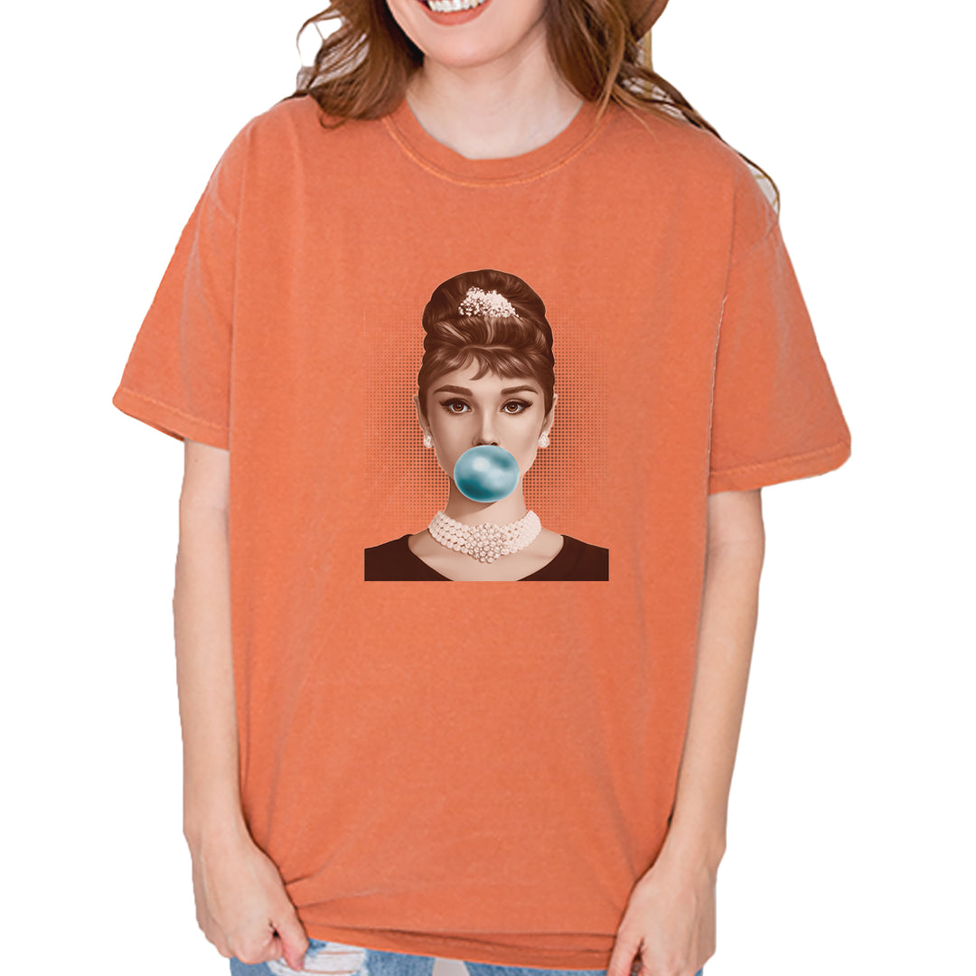 Audrey Hepburn Chewing Bubble Gum American Icon Vintage Soft Unisex T-shirt Yam