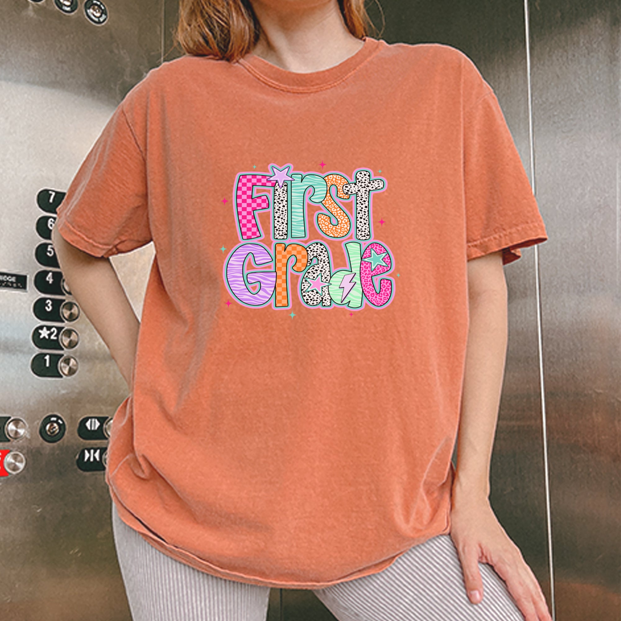 First Grade Vibes Colorful Back to School Vintage Soft Unisex T-shirt 