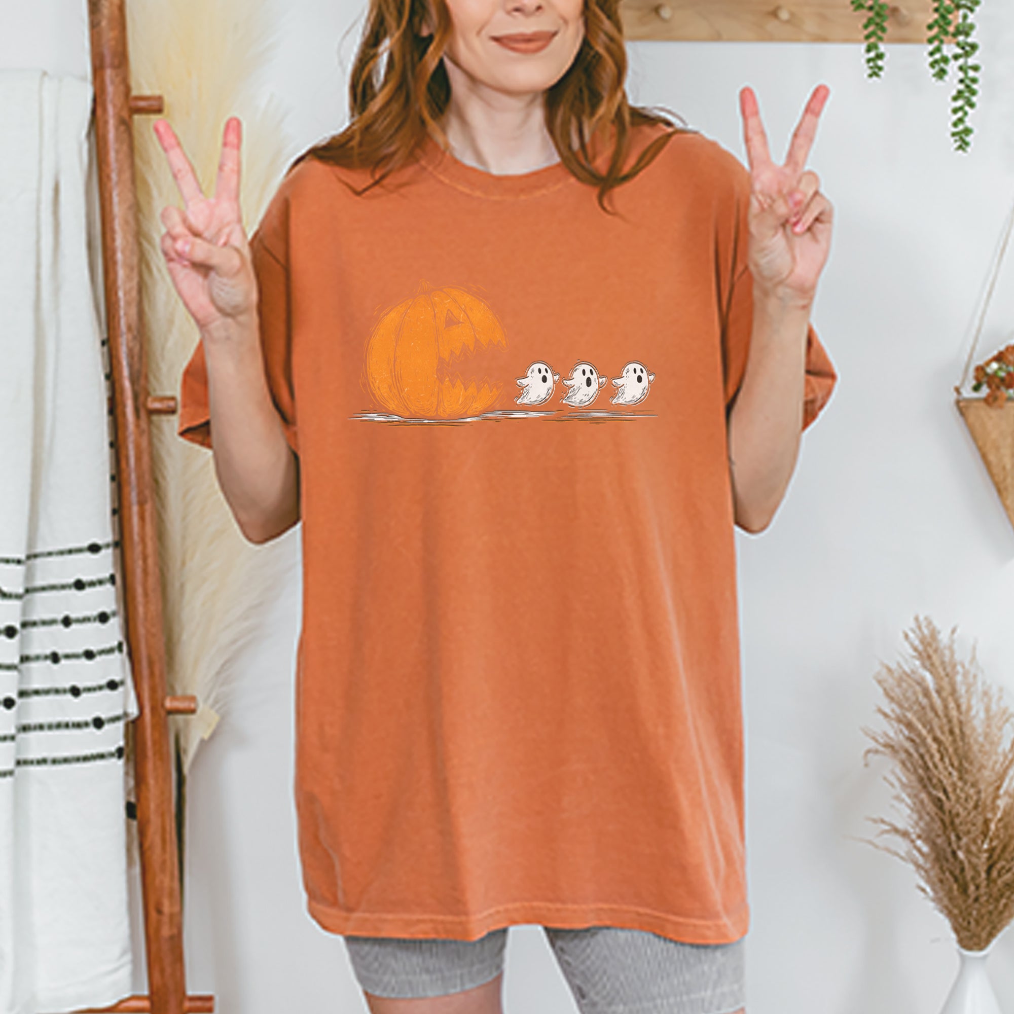 Pumpkin Pacman Chasing Ghosts Halloween Vintage Soft Unisex T-shirt 