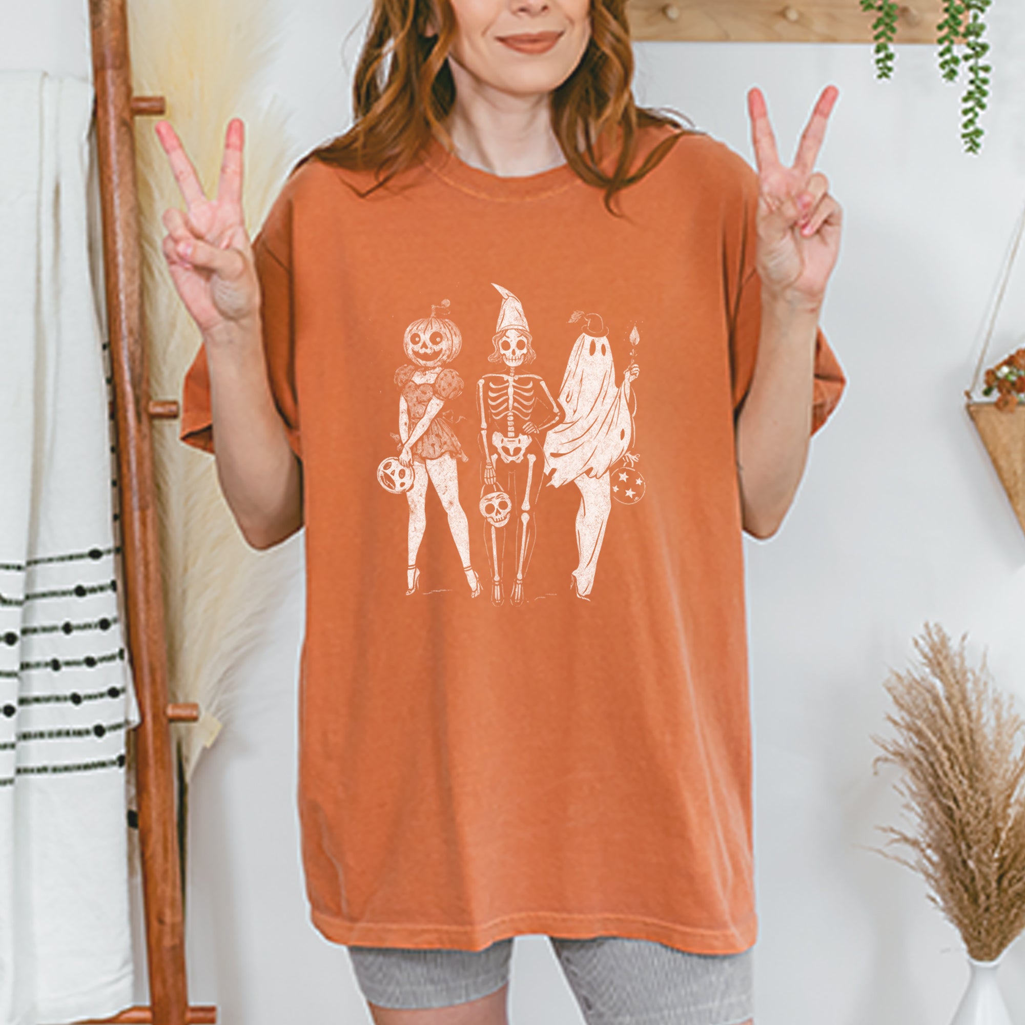 Vintage Spooky Squad Pinup Halloween Design Vintage Soft Unisex T-shirt 