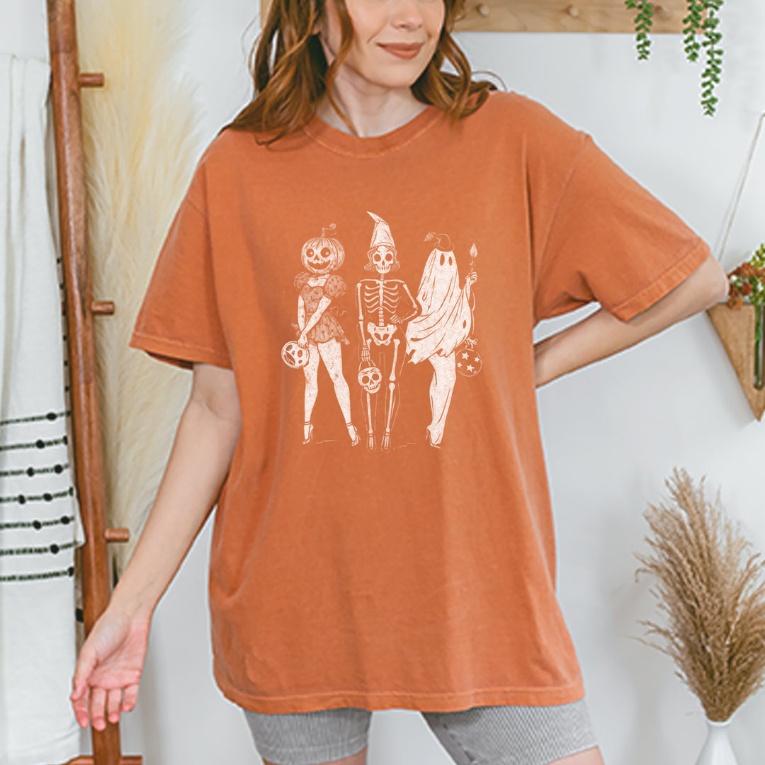 Vintage Spooky Squad Pinup Halloween Design Vintage Soft Unisex T-shirt 